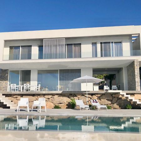 Kuro Beach House - Oceanfront Luxury & 25M Pool Achlia エクステリア 写真