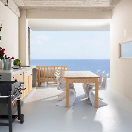 Kuro Beach House - Oceanfront Luxury & 25M Pool Achlia エクステリア 写真