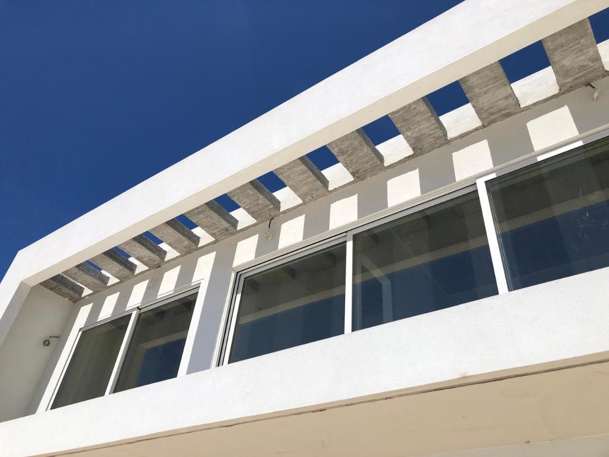 Kuro Beach House - Oceanfront Luxury & 25M Pool Achlia エクステリア 写真