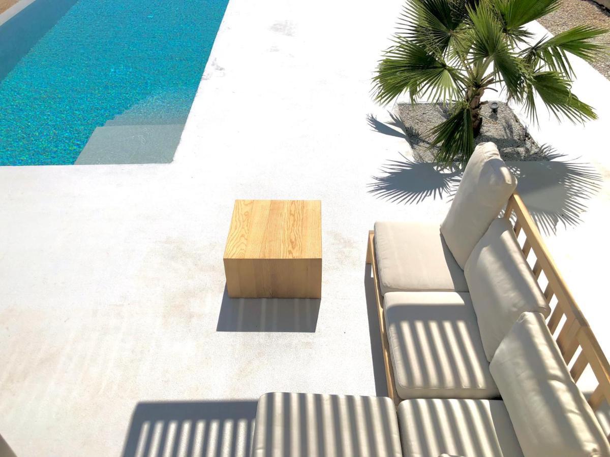 Kuro Beach House - Oceanfront Luxury & 25M Pool Achlia エクステリア 写真