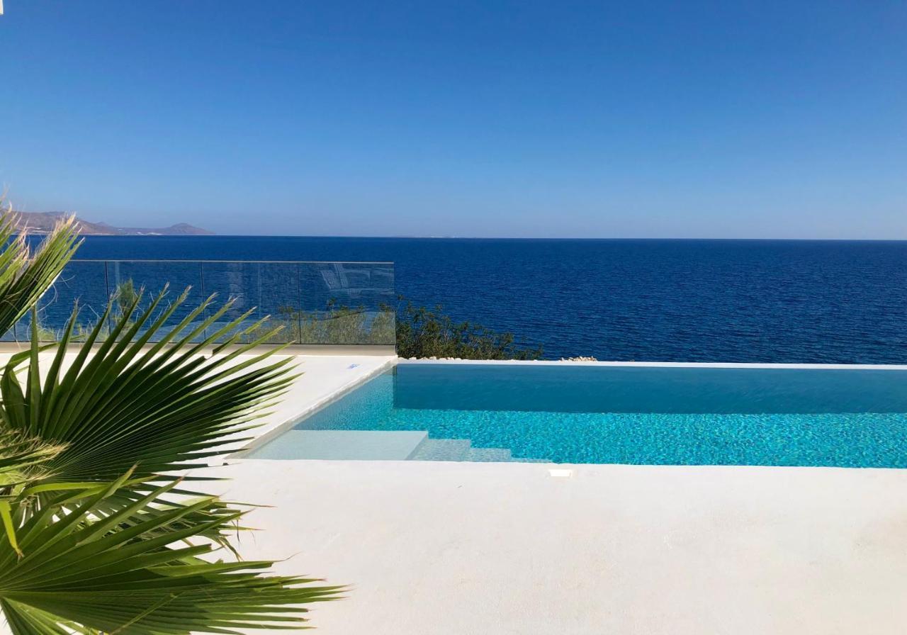 Kuro Beach House - Oceanfront Luxury & 25M Pool Achlia エクステリア 写真