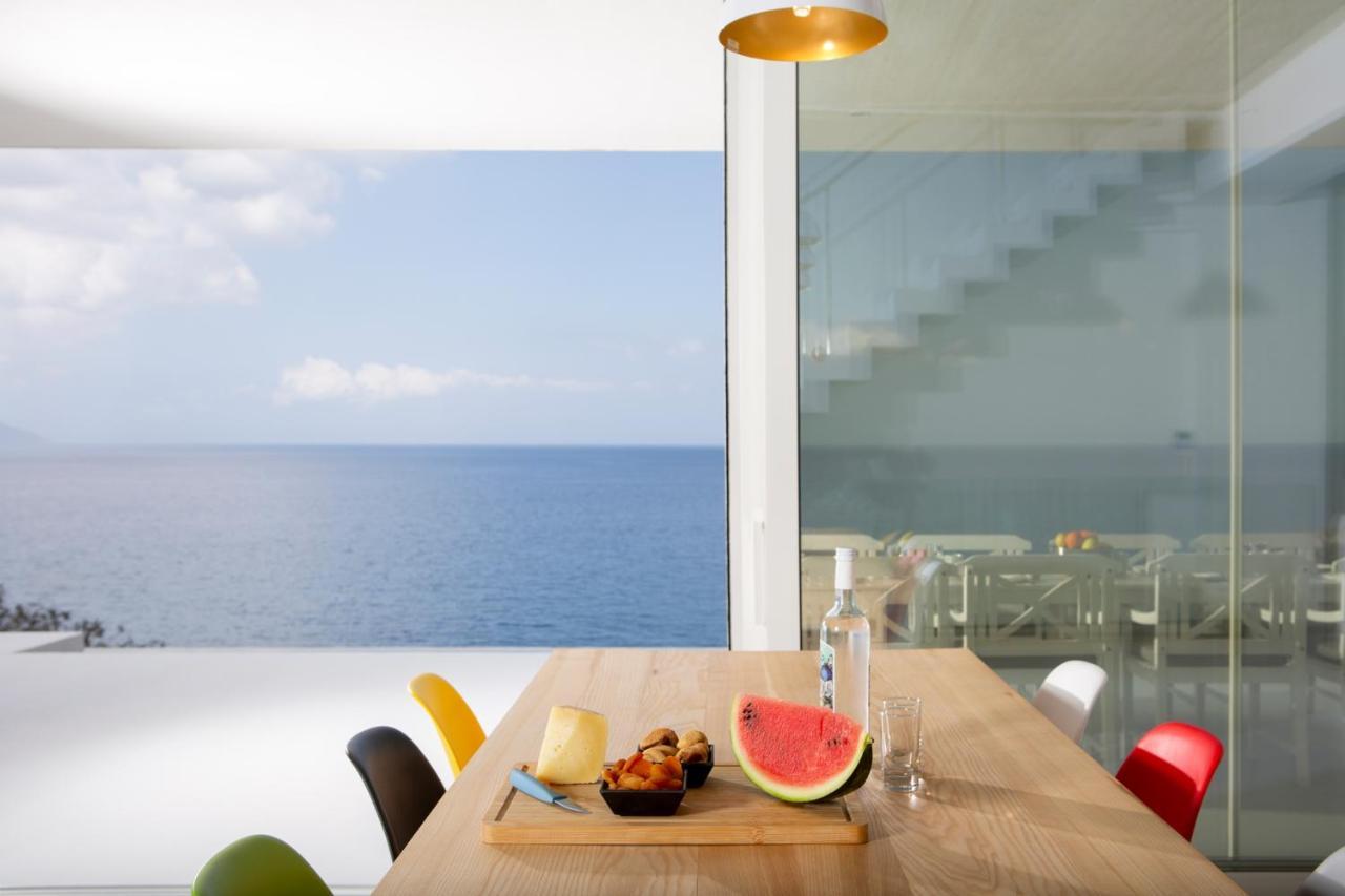 Kuro Beach House - Oceanfront Luxury & 25M Pool Achlia エクステリア 写真