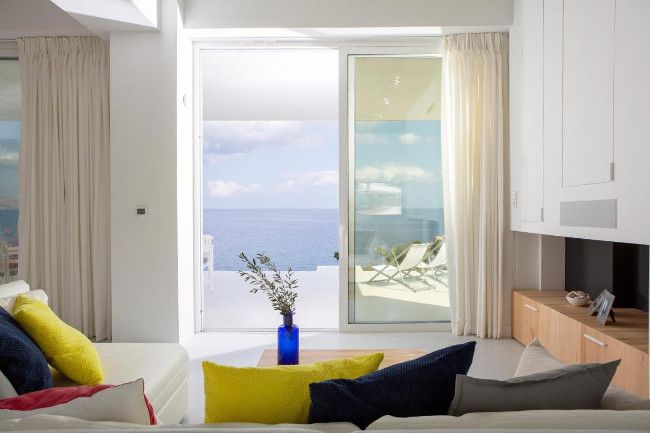 Kuro Beach House - Oceanfront Luxury & 25M Pool Achlia エクステリア 写真