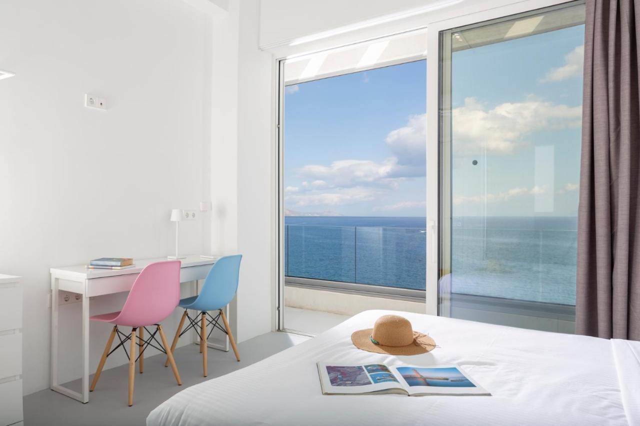 Kuro Beach House - Oceanfront Luxury & 25M Pool Achlia エクステリア 写真